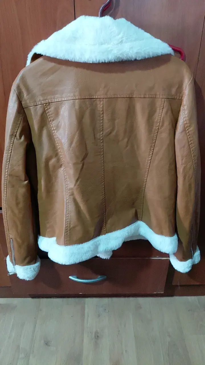 Chaqueta de cuero sintético con forro de piel - 2