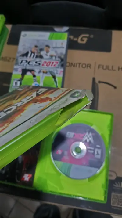 Lote de juegos Xbox 360 con detalles en cajas - miniatura 3