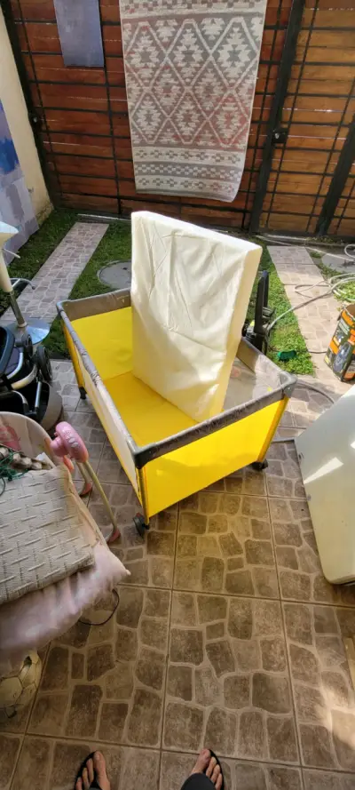 Cuna corral de bebé plegable amarilla - miniatura 1