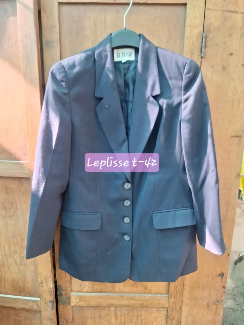 Blazer azul marino Le Plissé talla 42
