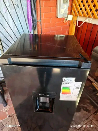Refrigerador Libero con dispensador de agua - miniatura 2