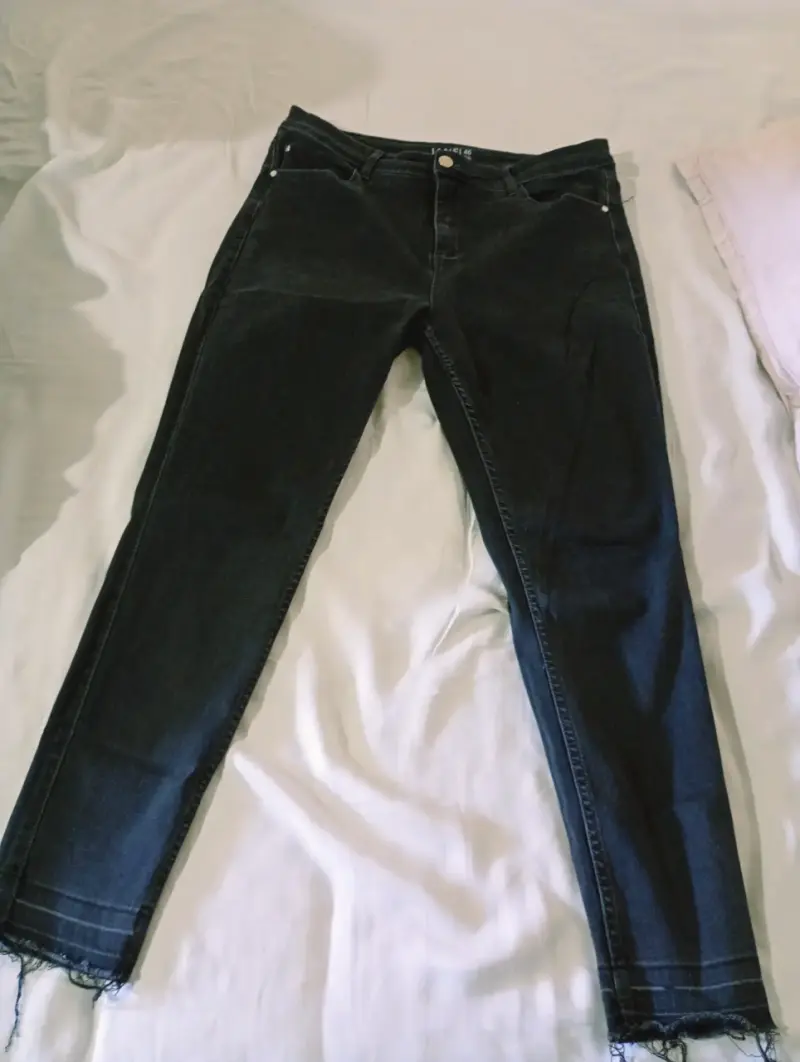 Jeans ajustados segunda mano en muy buen estado - 5