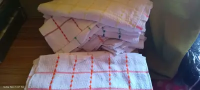 Cubrecama y sabanas de 2 plazas y paños de cocina - miniatura 1