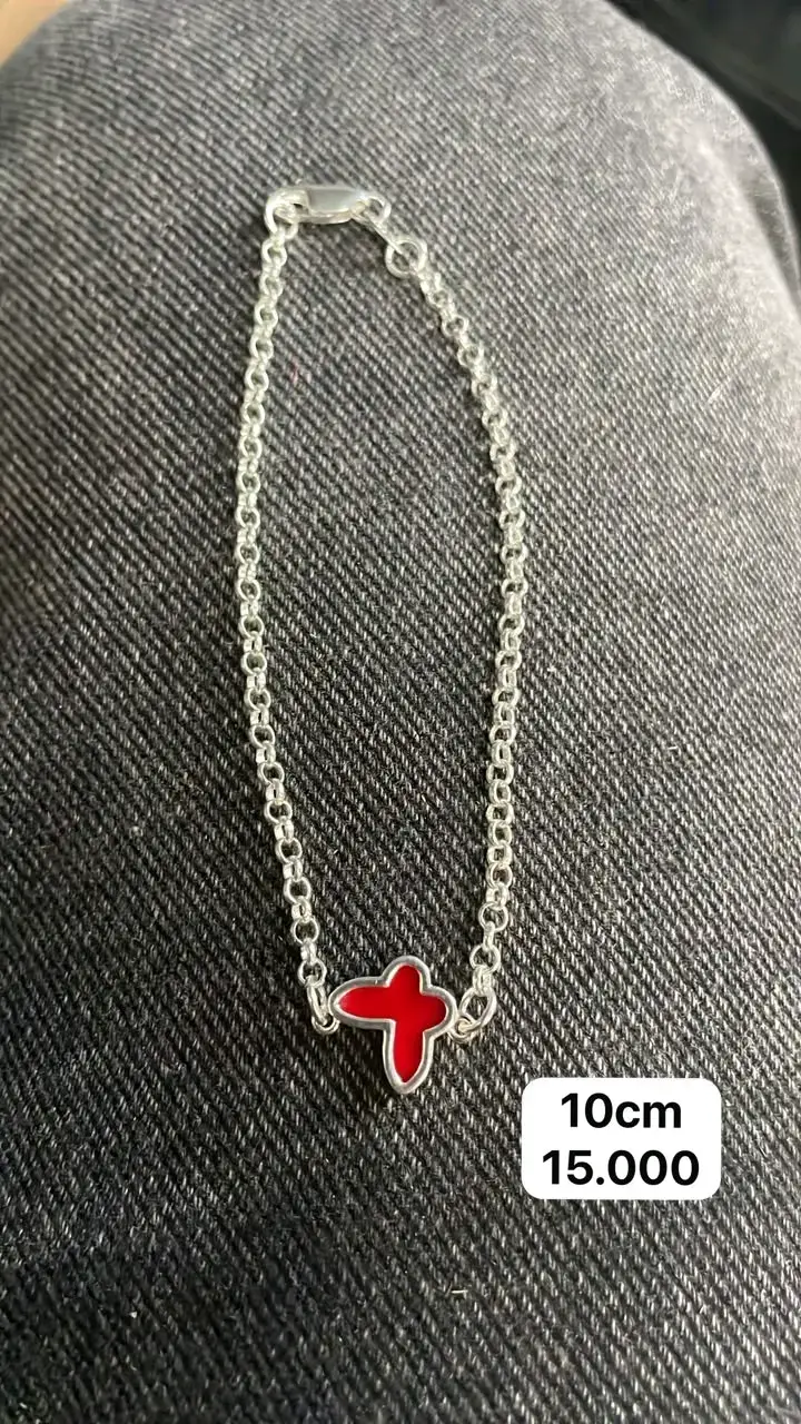 Pulsera de cadena con dije rojo