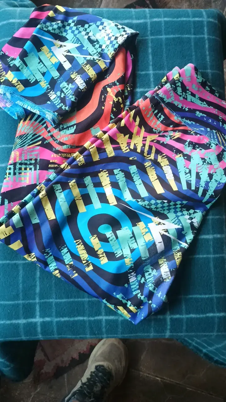Leggings deportivos con estampado colorido - 1
