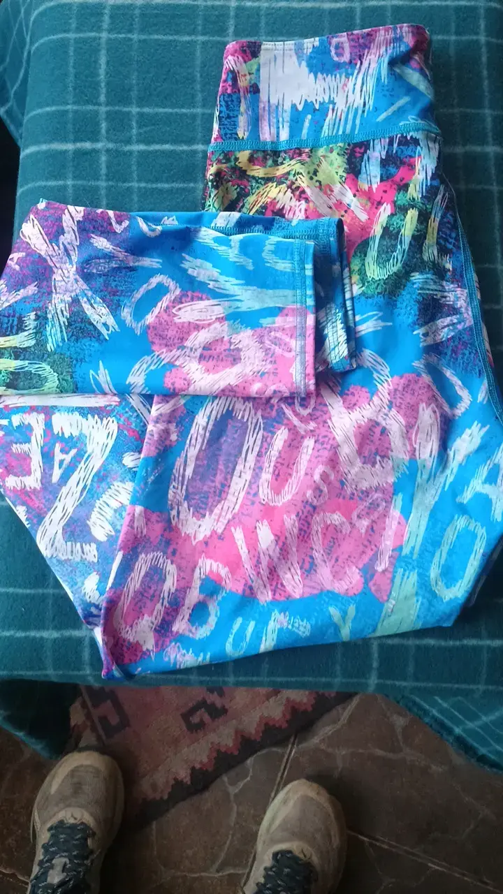 Leggings deportivos con estampado colorido - 2
