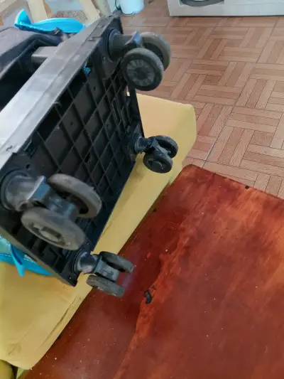 Transportador de mascotas con ruedas y ventilación azul - miniatura 3