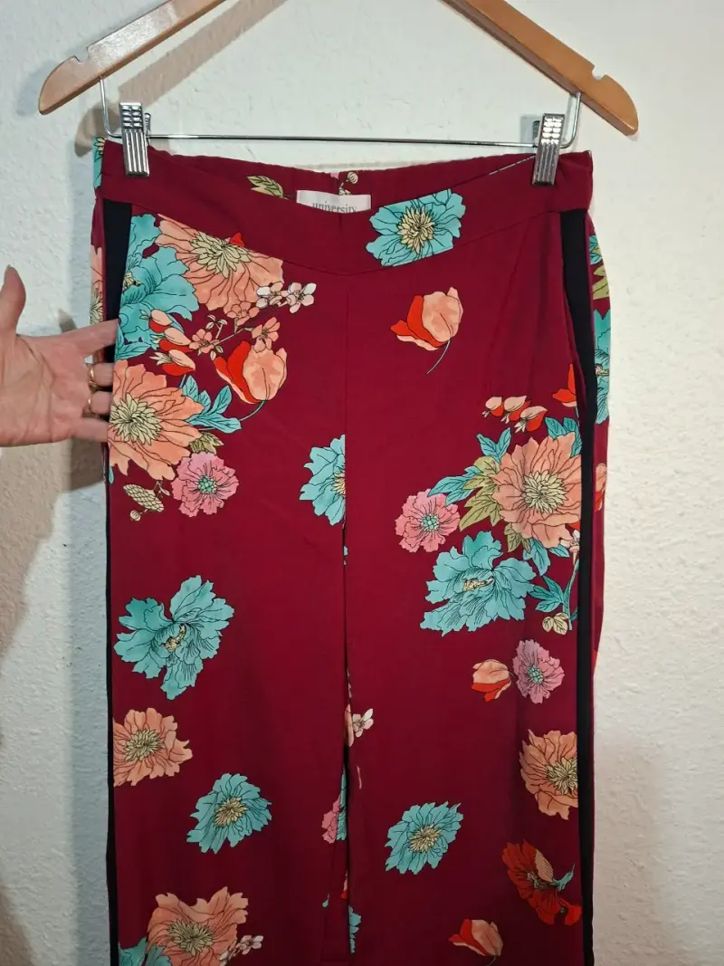 Pantalones florales rojos University Club talla 38 - 4