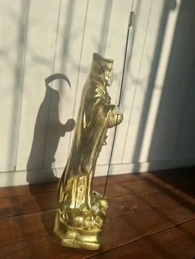 Figura Santa Muerte Dorada 43 cm yeso - miniatura 5