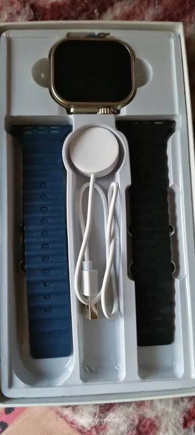 Smartwatch con correas intercambiables y cargador - miniatura 1