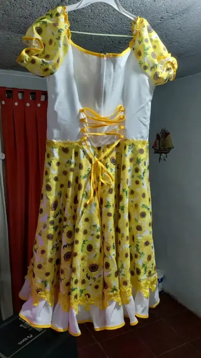 Vestido de China Huasa con girasoles - miniatura 2