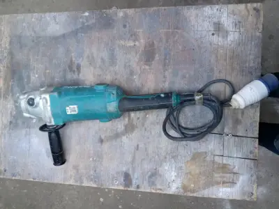 Esmeril angular Makita GA9020 usado - miniatura 1