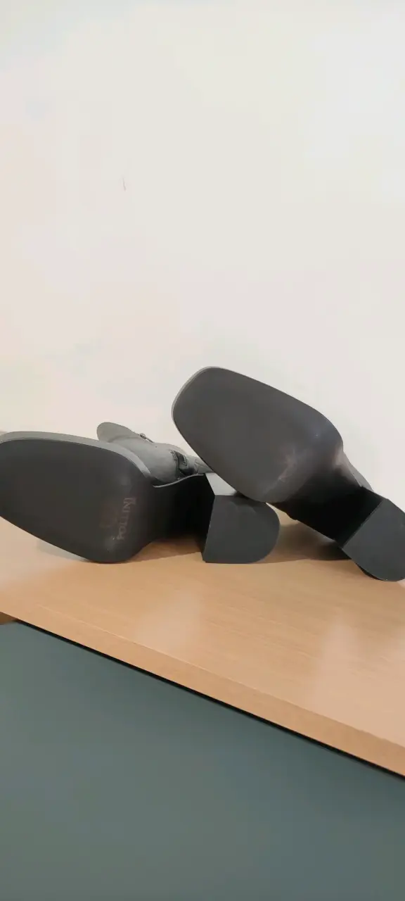Botines Pollini Negros de Cuero Talla 40 - 6