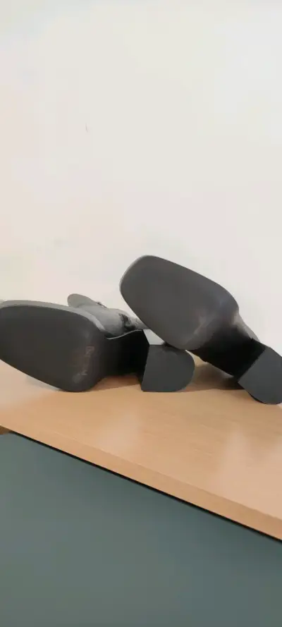 Botines Pollini Negros de Cuero Talla 40 - miniatura 6
