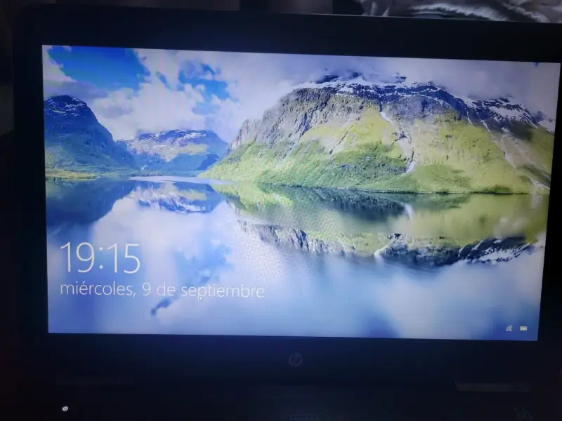Laptop HP con pantalla de 15 pulgadas - 3