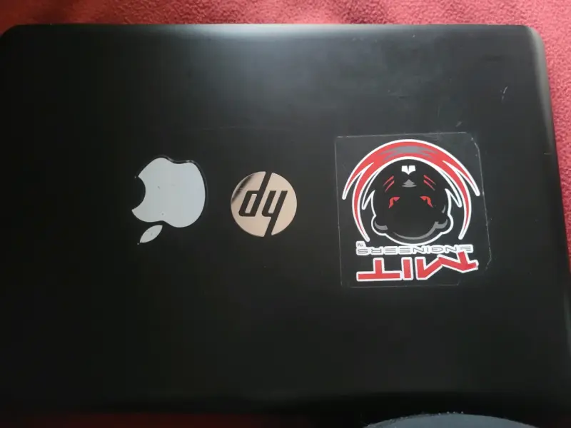 Laptop HP con pantalla de 15 pulgadas - 4