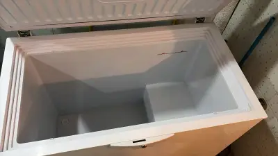 Congelador horizontal bozzo en buen estado - miniatura 2