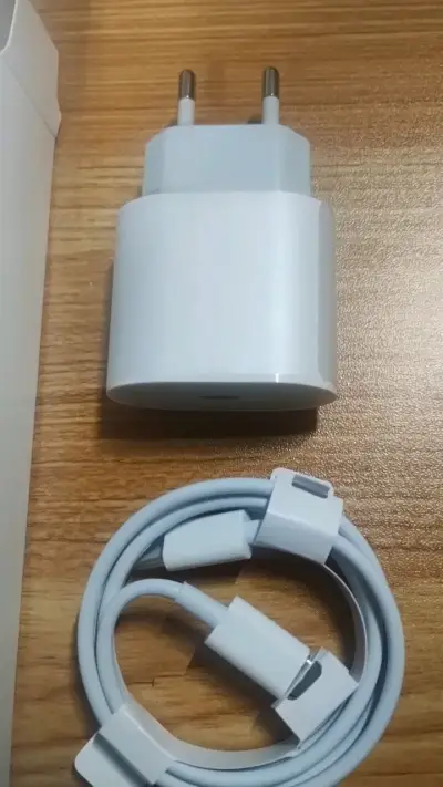 Cargador USB-C 35W con Cable Tipo-C - miniatura 2