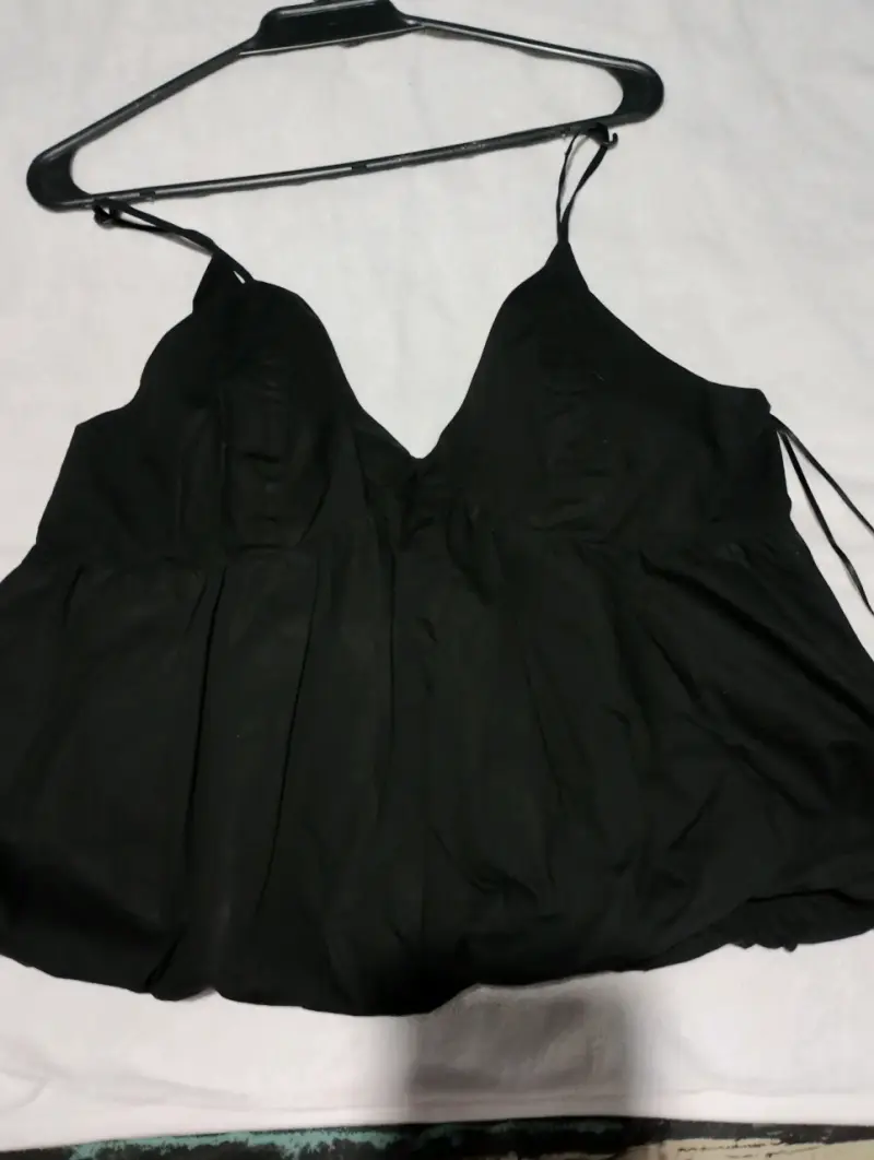 Top negro Urban Revivo con tirantes - 1