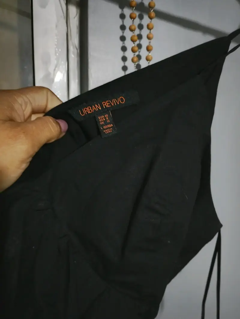 Top negro Urban Revivo con tirantes - 2