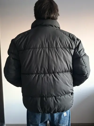 Chaqueta acolchada negra para hombre - miniatura 4