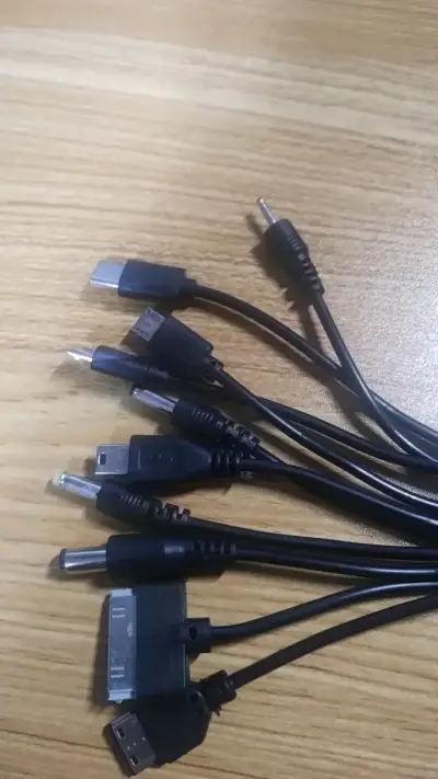 Cable USB multipuertos celular - miniatura 3