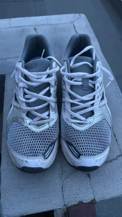 Zapatillas deportivas Asics blancas para correr - miniatura 2