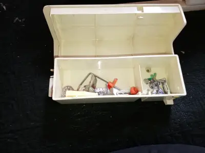 Máquina de Coser Toyota PuntoFácil en Buen Estado - miniatura 8
