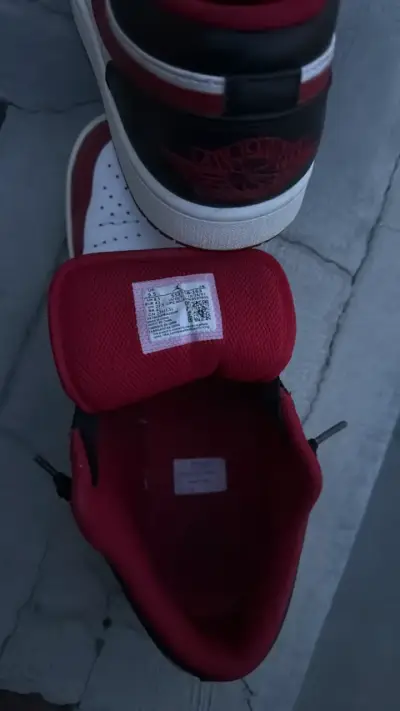 Zapatillas air Jordan 1 rojas y blancas - miniatura 4