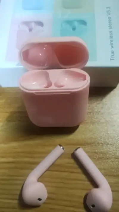 Audífonos inalámbricos rosa con estuche - miniatura 2