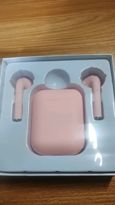 Audífonos inalámbricos rosa con estuche - miniatura 4