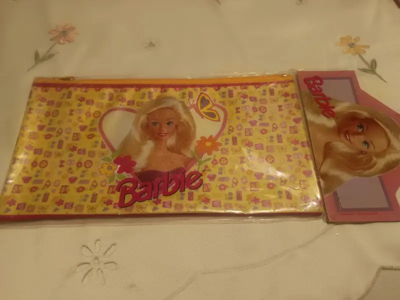 Estuche Barbie village sellado - 1