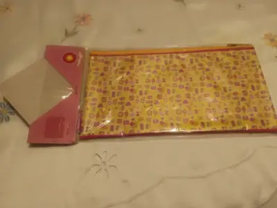 Estuche Barbie village sellado - miniatura 2