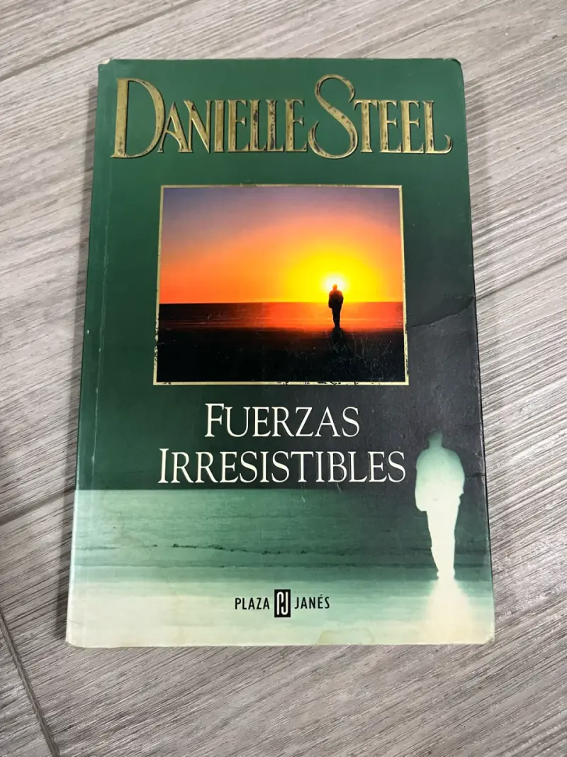 Libro 'Fuerzas Irresistibles' de Danielle Steel