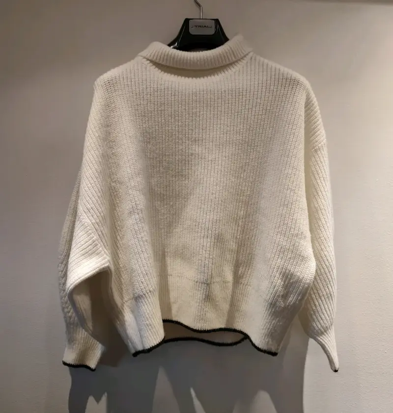 Suéter de lana beige con cuello alto H&M - 2