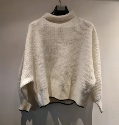 Suéter de lana beige con cuello alto H&M - miniatura 2
