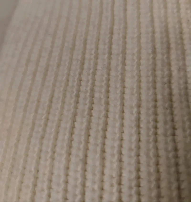 Suéter de lana beige con cuello alto H&M - 3