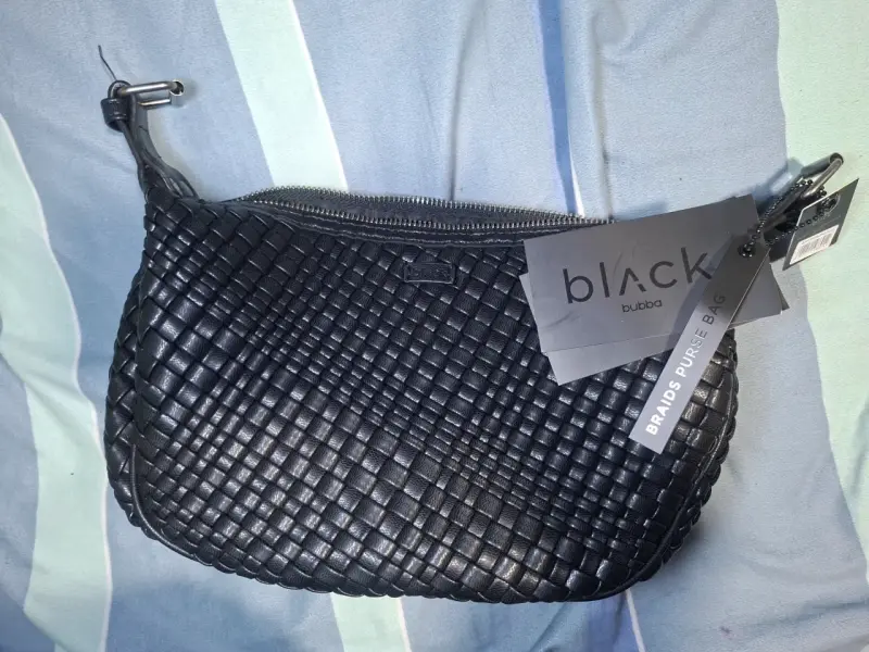 Cartera negra trenzada de cuero sintético - 2