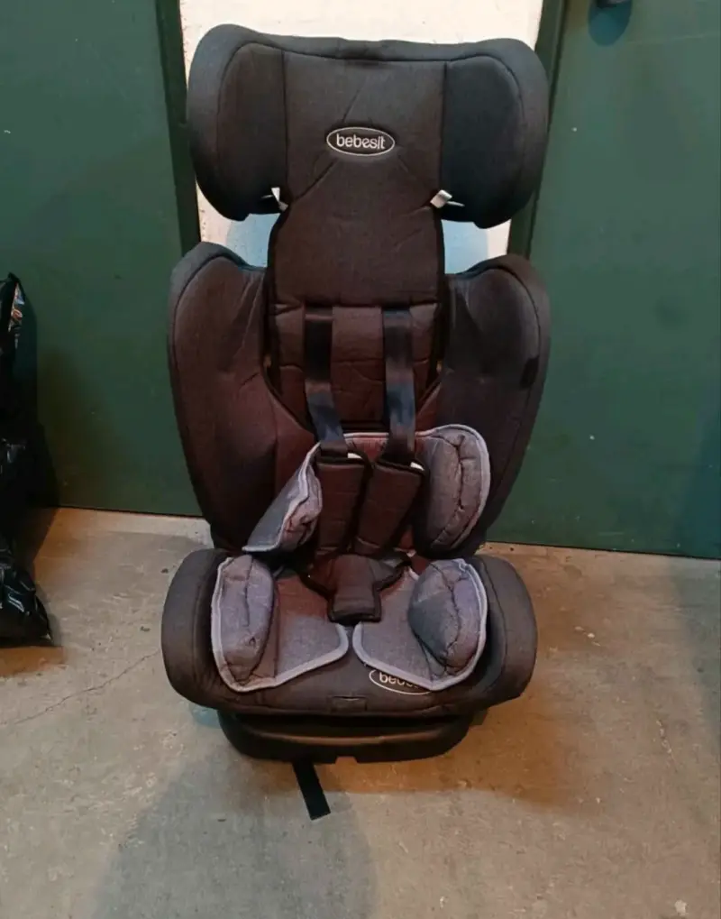 Silla de Auto Bebesit Gris Ajustable - 3