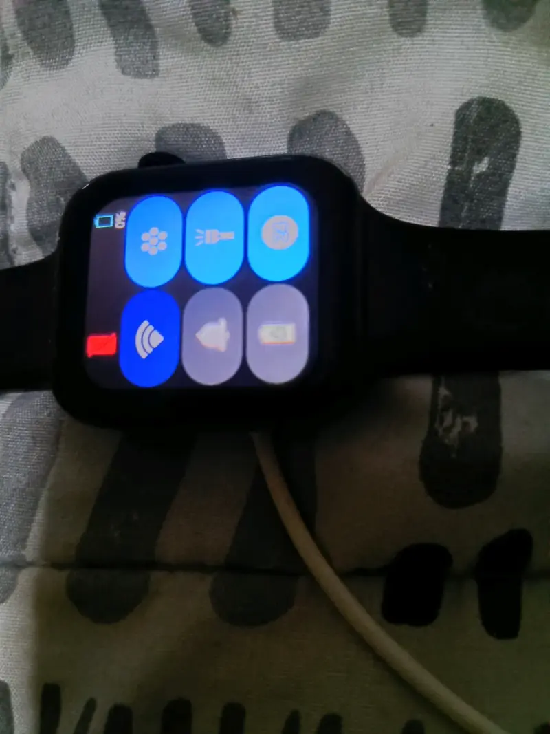 Smartwatch negro con pantalla táctil - 2