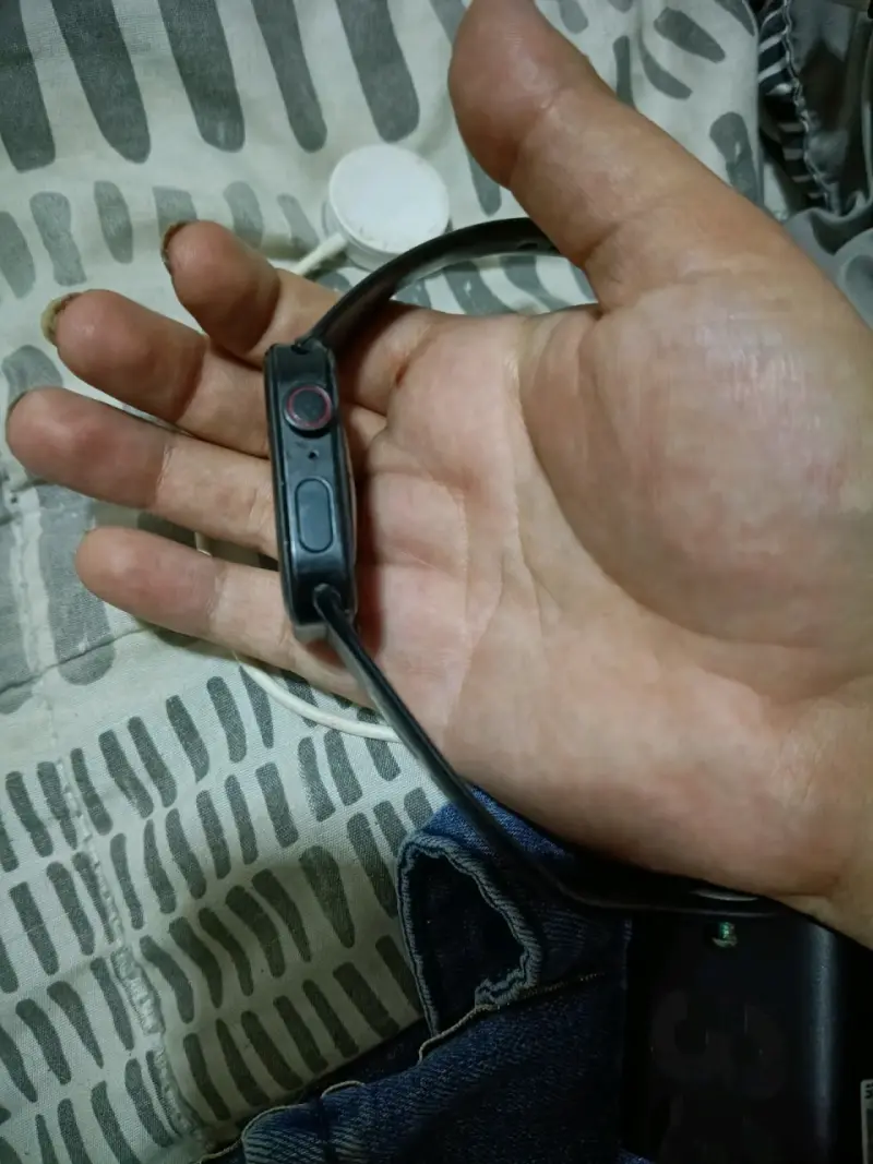 Smartwatch negro con pantalla táctil - 6