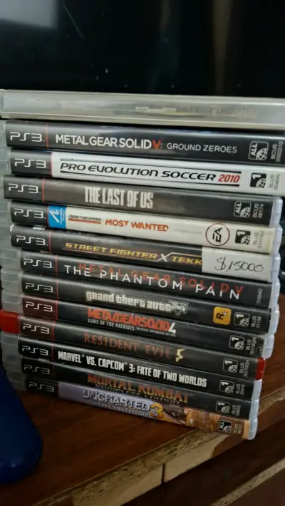 Consola PlayStation 3 con juegos y 2  controles - miniatura 2