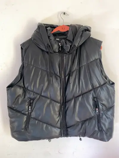 Parka acolchada negra con capucha Zara - miniatura 1