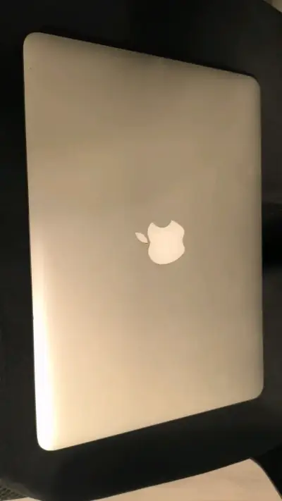 MacBook Pro retina en buen estado - miniatura 2