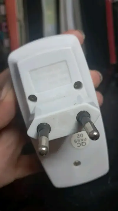 Cargador de pilas Philco compacto - miniatura 2
