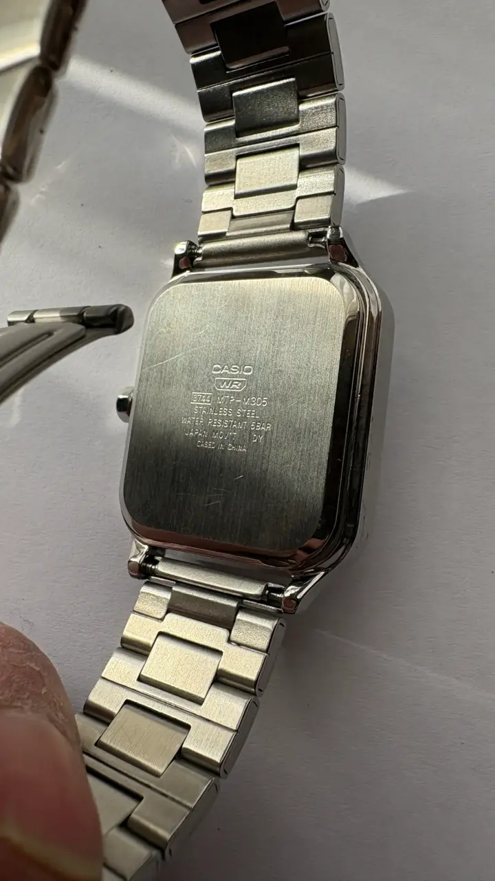 Reloj Casio de acero inoxidable resistente al agua - 4