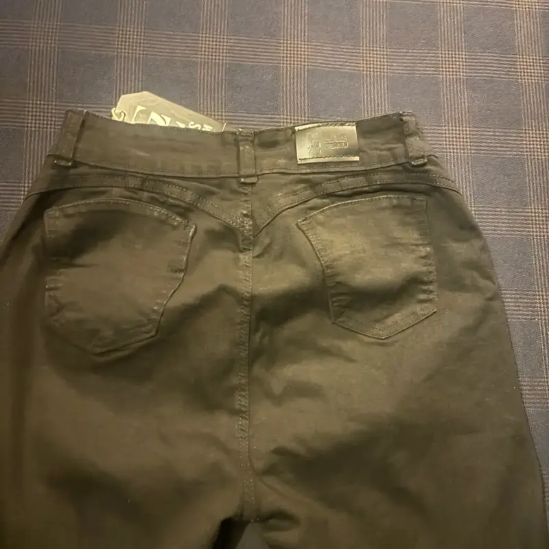Pantalones de mujer color negro talla 46 - 2