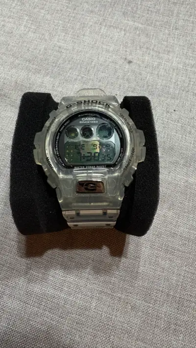 Reloj Casio G-Shock Transparente Resistente al Agu - miniatura 2