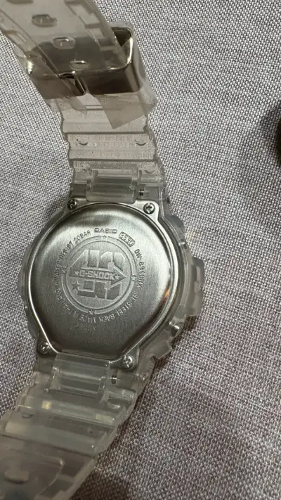Reloj Casio G-Shock Transparente Resistente al Agu - miniatura 3