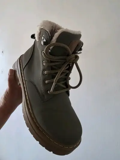 Botas de invierno con forro de lana - miniatura 1